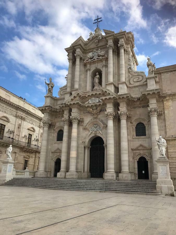 La Casa Di Nonna Dina Villa Syracuse Bagian luar foto
